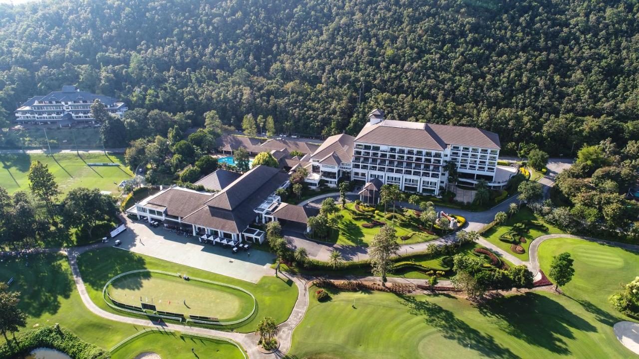 Alpine Golf Resort Chiang Mai Ban Huai Sai Nua Bagian luar foto