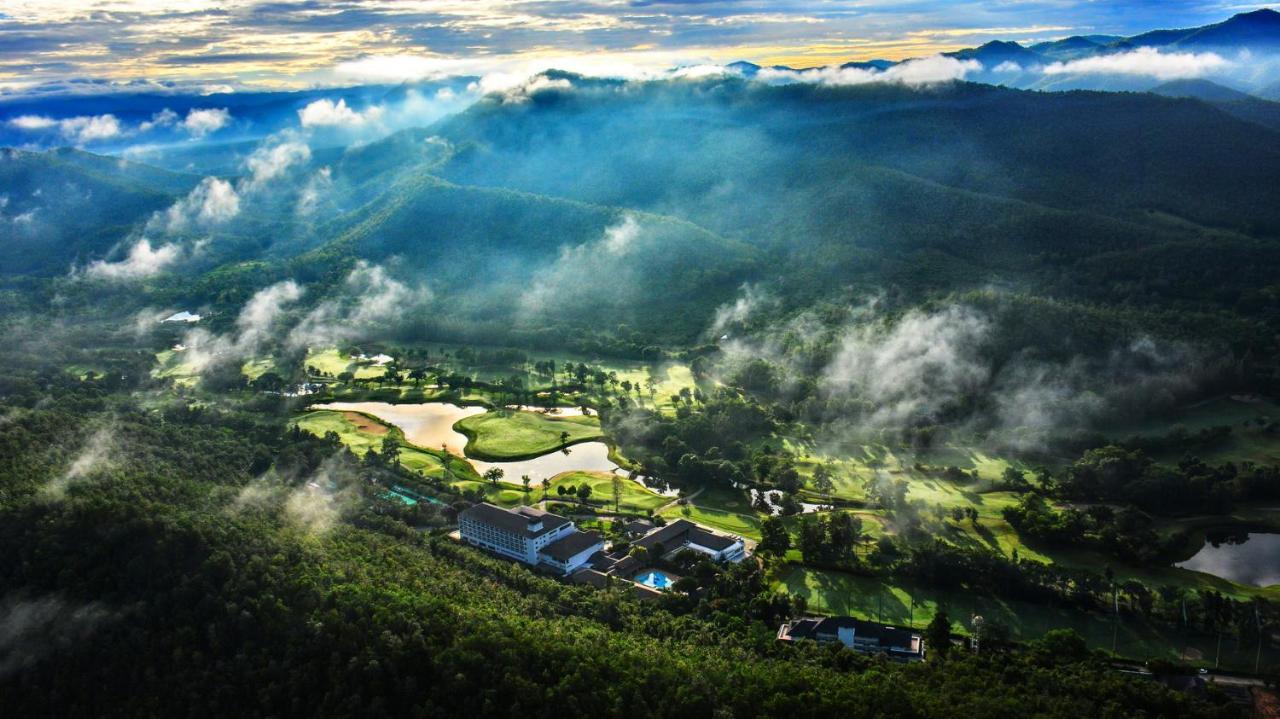 Alpine Golf Resort Chiang Mai Ban Huai Sai Nua Bagian luar foto