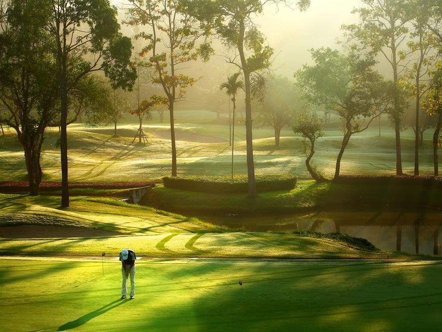 Alpine Golf Resort Chiang Mai Ban Huai Sai Nua Bagian luar foto