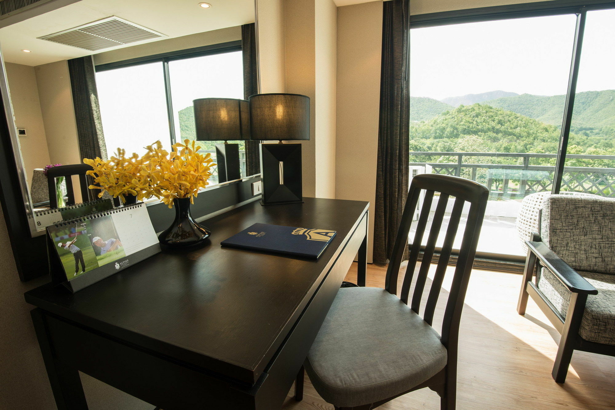 Alpine Golf Resort Chiang Mai Ban Huai Sai Nua Bagian luar foto