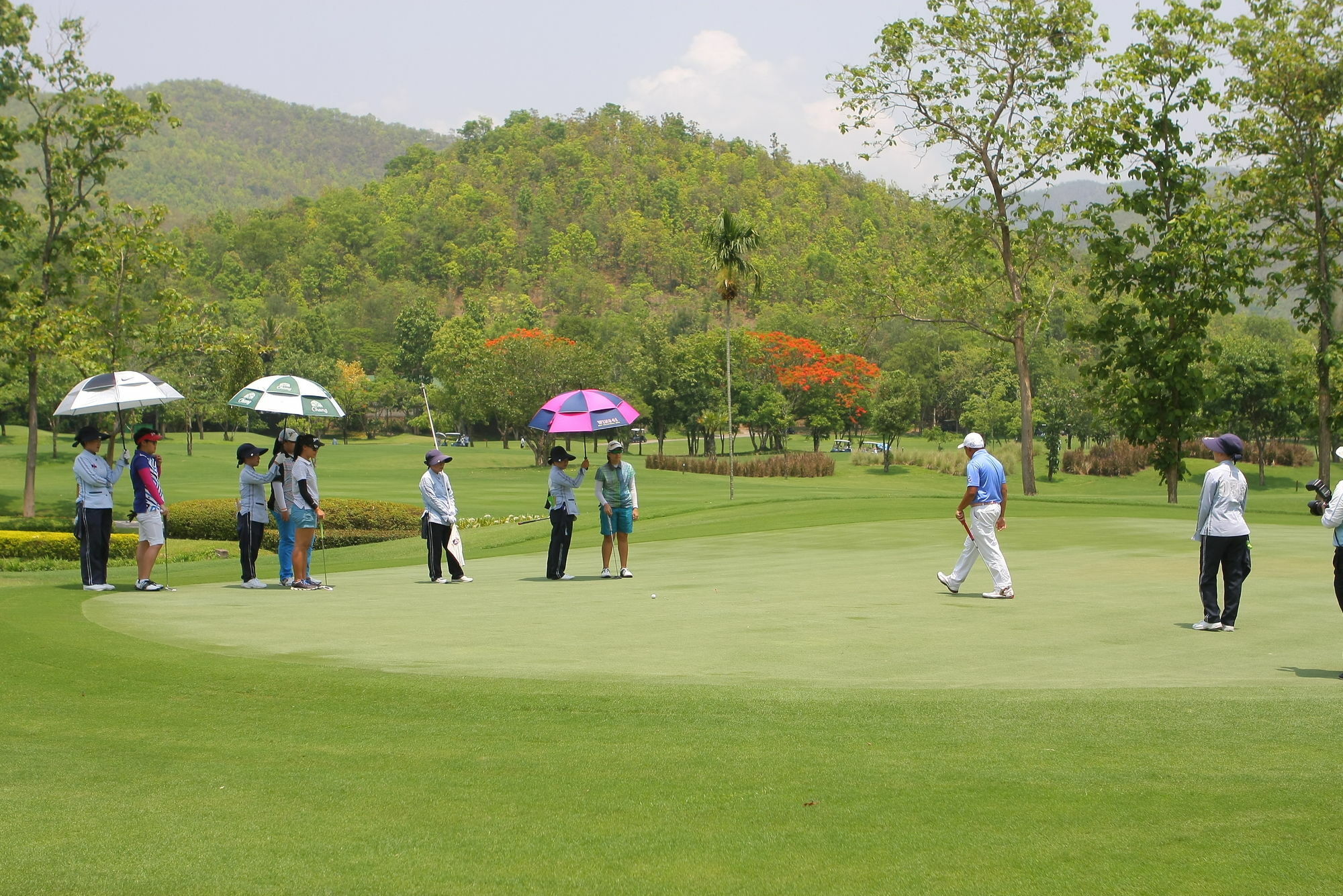 Alpine Golf Resort Chiang Mai Ban Huai Sai Nua Bagian luar foto