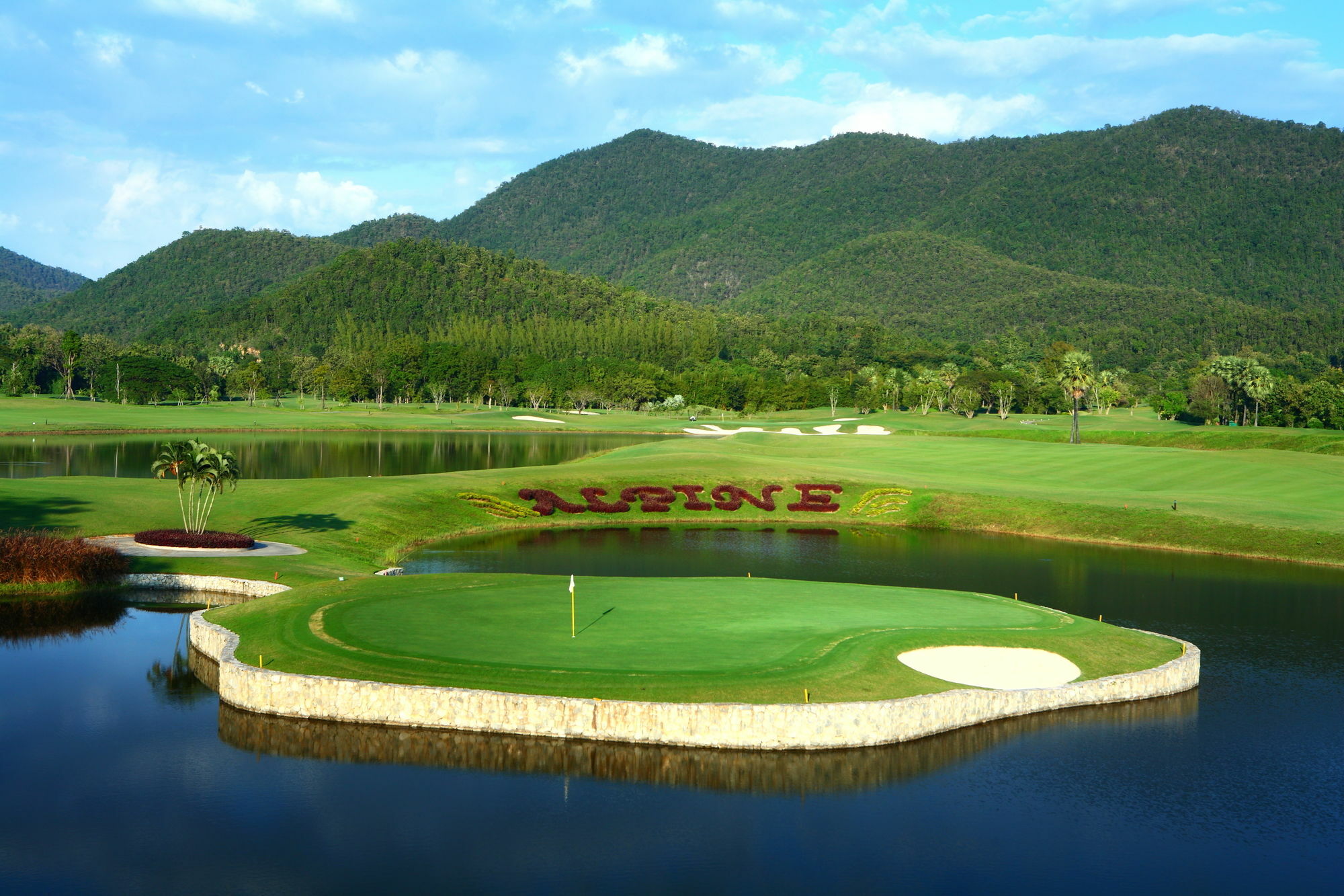 Alpine Golf Resort Chiang Mai Ban Huai Sai Nua Bagian luar foto